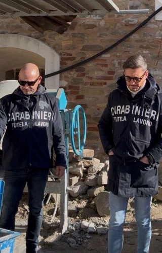 Anziano muore in un cantiere a Pineto, i carabinieri del lavoro sequestrano l’azienda